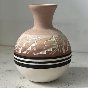 Vintage Navajo Ceramic Vase Pot Signed At Bottom